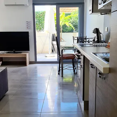 50m2 Avec Terrasse Transat Barbecue Parking Antibes